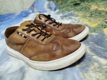 Кроссовки и спортивная обувь: Продаю мужские кросовки 41 размера натуральная кожа лёгкие в хорошем — 11