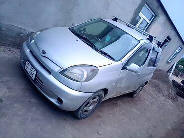 Toyota: Toyota Funcargo: 2000 г., 1.5 л, Автомат, Бензин, Универсал