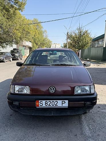 Volkswagen Passat: 1991 г., 1.8 л, Механика, Бензин, Универсал