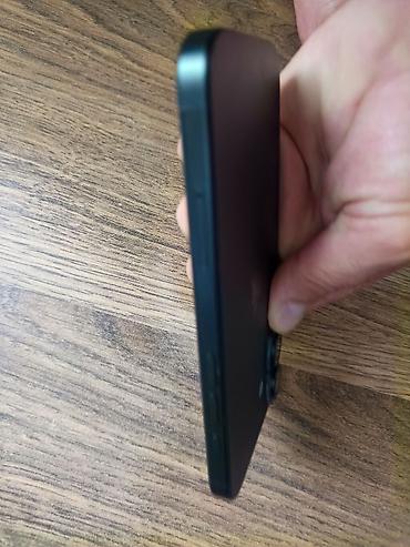 iphone 16 satılır: IPhone 16, Qara, Face ID — 3
