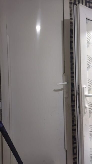 Ofislər: Kirayə/ofis üçün kiçik sahə – koridorlu və ayrıca otaqlı — 3