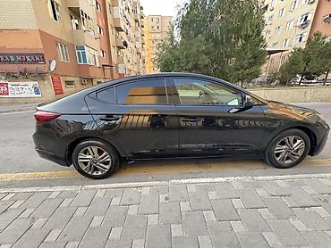 Hyundai: Hyundai Elantra: 2 л | 2019 г. Седан — 6