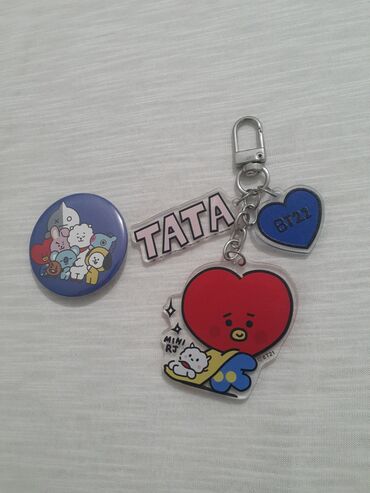 Breloklar: BT21 temalı aksesuar dəsti. Birini alana digəri hədiyyə