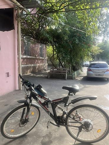 velosipedler 28: Dağ tipli/şəhər üçün uyğun velosiped - Rəng: qara, qırmızı-ağ — 8