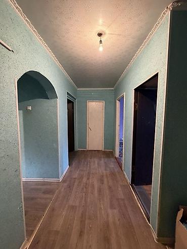 Батирлер: 3 бөлмө, 60 м², 105-серия, 1 кабат, Эски ремонт — 2