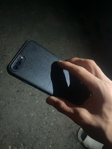 Apple iPhone: IPhone 7 Plus, Б/у, 128 ГБ, Черный, Защитное стекло, Чехол, 100 %
