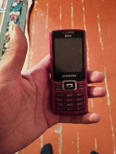 Samsung: Samsung D980 Duos, < 2 GB Memory Capacity, rəng - Qırmızı, İki sim kartlı