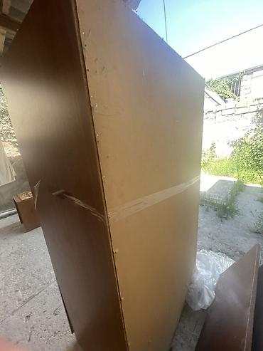 Mebel: İşlənmiş, 2 qapılı, Qəhvəyi, Açılan, Düz dolab — 2