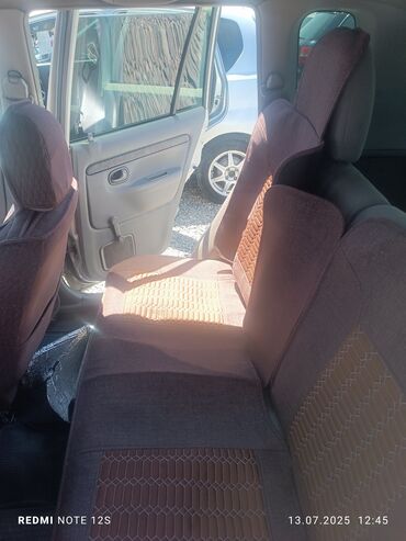 срочно срочно продаю машина: Mazda Demio: 2002 г., 1.3 л, Механика, Газ, Хетчбек