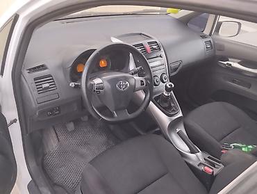 auris: Toyota Auris: 2010 г., 1.4 л, Механика, Дизель, Хэтчбэк — 5