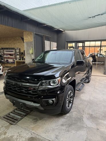 зарядное устройство для автомобилей: Chevrolet Colorado Z71 4x4 Crew Cab, черный - Кузов: пикап с двойной