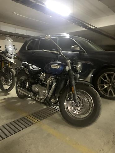 Triumph Bonneville Bobber (классический крузер/боббер) - Стильный