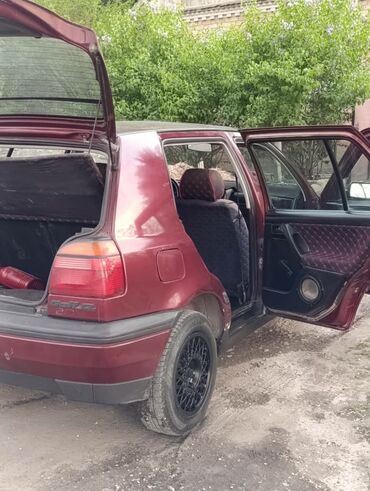 Volkswagen: Volkswagen Golf: 1993 г., 1.6 л, Механика, Бензин, Хэтчбэк