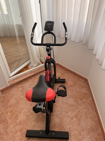 qaçış trenajorları: Spin tipli trenajor velosiped - Güclü metal karkas və sabit baza -