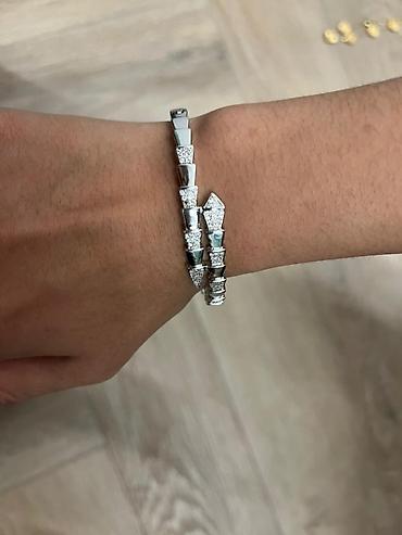 Наборы украшений: Набор украшений: браслеты и подвески. цена 350 за цепочки И — 2