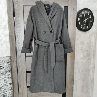 чёрное пальто оверсайз zara: Пальто, Осень-весна, Длинная модель, Оверсайз, M (EU 38)