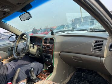 Hyundai: Hyundai Sonata: 2000 г., 2 л, Механика, Газ, Седан — 8