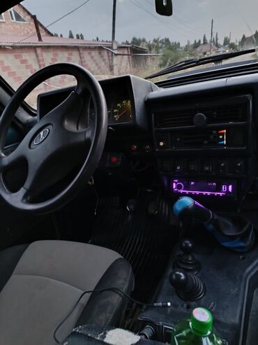 продажа грузовых авто в кыргызстане: ВАЗ (ЛАДА) 4x4 Niva: 2005 г., 1.7 л, Механика, Бензин, Жол тандабас
