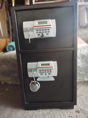 домашний сейф: Сейф для денег и документов, Б/у, Комбинированные, Взломостойкий