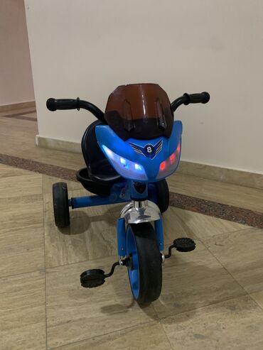 Uşaq velosipedləri: İşlənmiş Üç təkərli Uşaq velosipedi 12", sürətlərin sayı: 1, Ünvandan götürmə