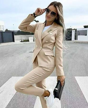 Kompleti: Ponovo dostupni 💫
Vasi omiljeni kompleti 
Vel: S M L
Cena: 3300
din — 6