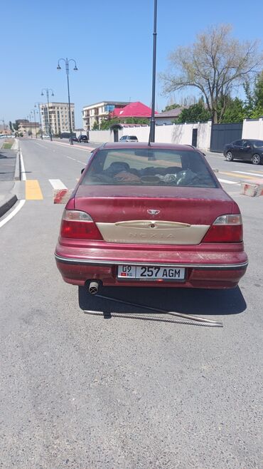 некстя 2: Daewoo Nexia, хэтчбек, бордовый цвет. Основные характеристики: -