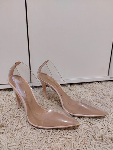 srebrna haljina kakve cipele: Salonke, 39