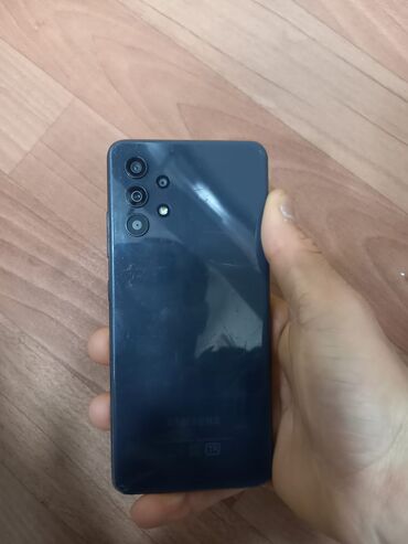 Digər mobil telefonlar: Satılır: 3 ədəd smartfon (şəkillərdə) 1) Apple iPhone (qara rəng) - — 17