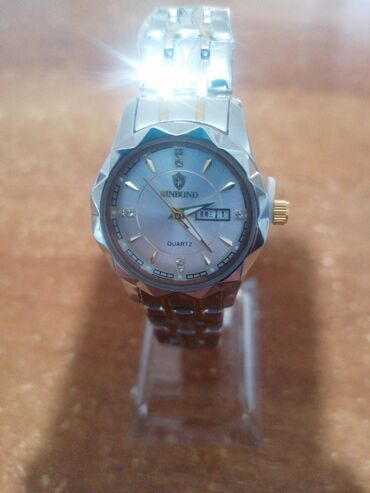 moderni satovi: Classic watch, Female