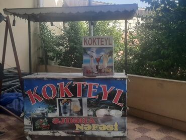 Butkalar, köşklar: Aparat+stoyka.Kokteyl hazırlamaq və satmaq üçün səyyar köşk. Köşkdə