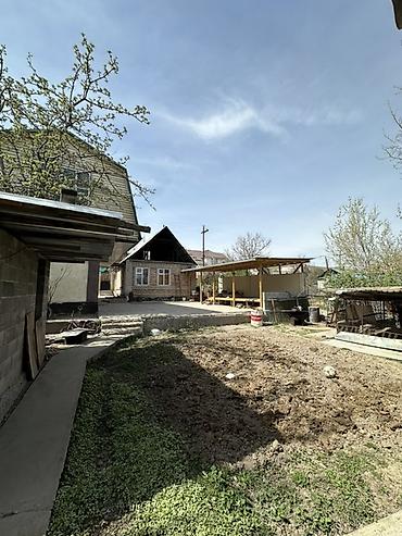 Продажа коттеджей и домов: Продаётся частный участок с двумя отдельными домами и хозяйственными — 5