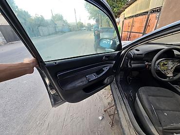 lync co: Audi A4: 1995 г., Автомат, Седан — 5