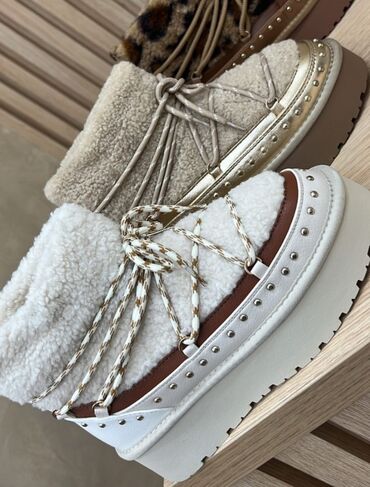 lalafo cizme zenske: Ugg mini boots, color - White, 38