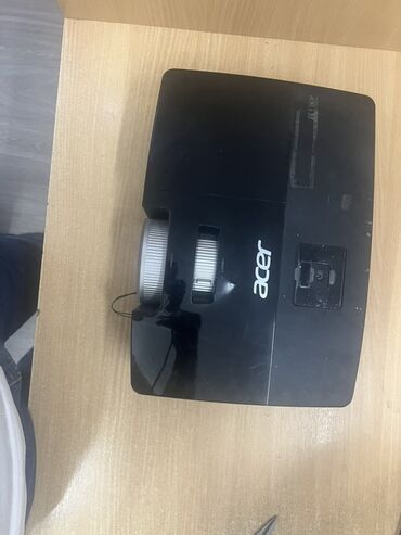 dp кабель: Проектор Acer черного цвета с матовой поверхностью и характерными