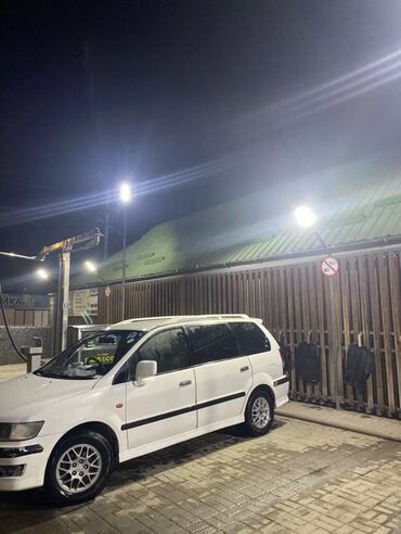 авто лодка: Mitsubishi Chariot: 1999 г., 2.4 л, Типтроник, Бензин, Минивэн