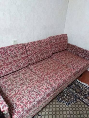 дешевые диваны: Прямой диван, Б/у