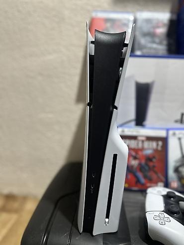 пс 5 slim: Sony ps 5 slim + 700 игр + две подписки на год. Новое состояние, две — 7