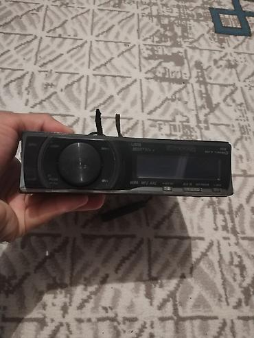 maqnitofon: Pioneer avtomobil maqnitofonu – model DEH-1500 (paneldə “DEH-1500” — 3