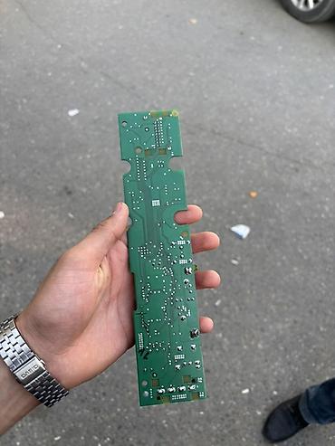Kontrollerlər: Mercedes w210 dordgoz qapı plisosunun elektron platası üstdən — 4