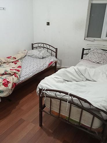 binede: Hostel,günlük ev 5manat. otaxda 3kravat var,1ədədin qiyməti — 7