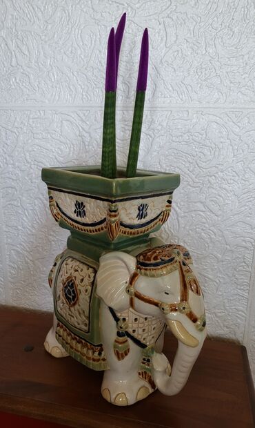 Ostali kućni dekor: Slon nov,rucni rad ukras,stalak,saksija. 70te. Slon veci,perfektan — 1