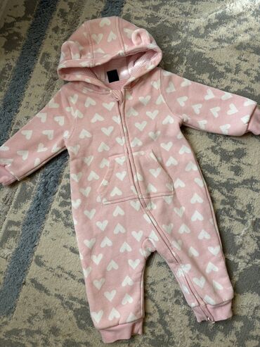 Верхняя одежда: Комбинезон с сердечками😍 Размер 6-12мес. Очень удобный) мягкий) — 3