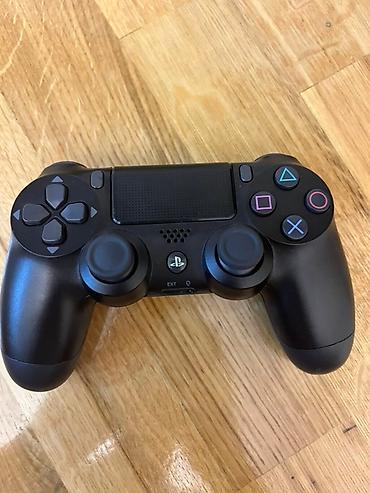 3 d panel: Sony PlayStation 4 paketi diskde var football 2 dene Tərkib: - PS4 — 5