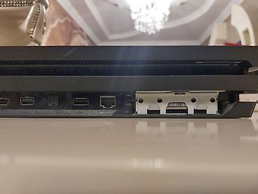 playstation lombard: Sony PlayStation 4 Pro Xüsusiyyətlər: - Model: PS4 Pro (CUH — 2