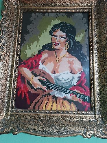 cvece za baste i dvorista: Ručno rađen goblen sa motivom žene sa gitarom, u dekorativnom — 1
