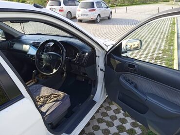 Honda: Honda Civic: 2002 г., 1.5 л, Автомат, Бензин, Седан