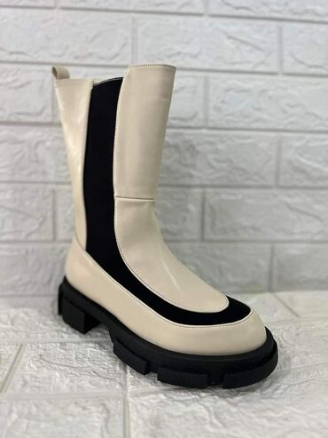 Čizme: 36 do 41
2850

din.
Extra kvalitet — 8