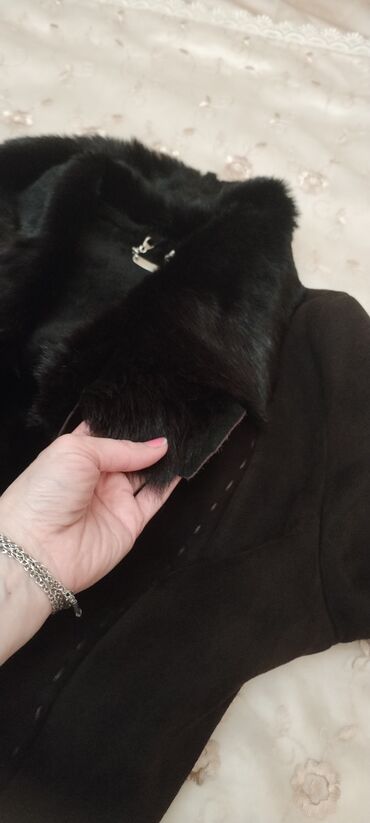 Kürklər: Qadin Kürk. Heç bir problemi yoxdur. 36-38 Razmer geyinenlere çox — 8