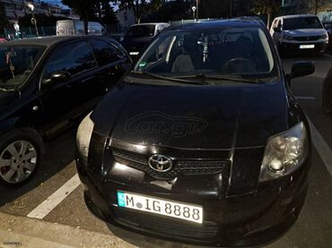 Toyota Auris: 2.2 l | 2009 year Hatchback