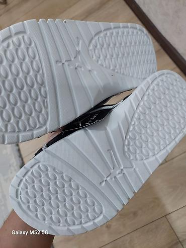 yeezy slides: Мужские сандалии, 42, 43, Jordan, Новый, цвет - Черный, Самовывоз — 2